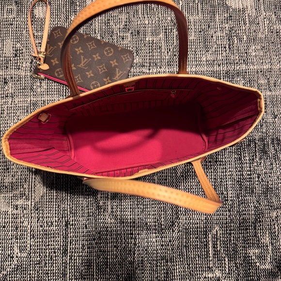 Louis Vuitton Neverfull PM in Monogram and Pivoine - Picture 3 of 9
